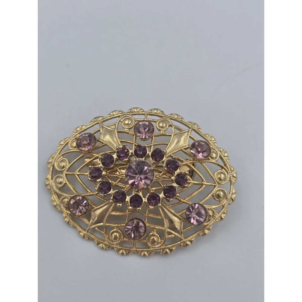Vintage Gold Tone Filigree Oval Brooch Pin Light Dark Purple Rhinestones Estate